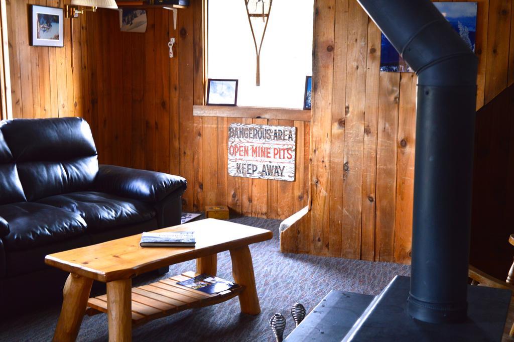Red Shutter Inn รอสแลนด์ ภายนอก รูปภาพ