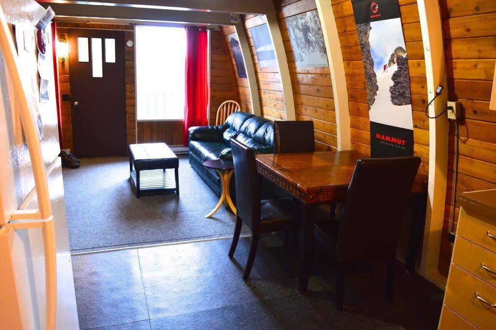Red Shutter Inn รอสแลนด์ ภายนอก รูปภาพ